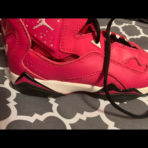 Pink Jordan’s - Picture 4 of 5
